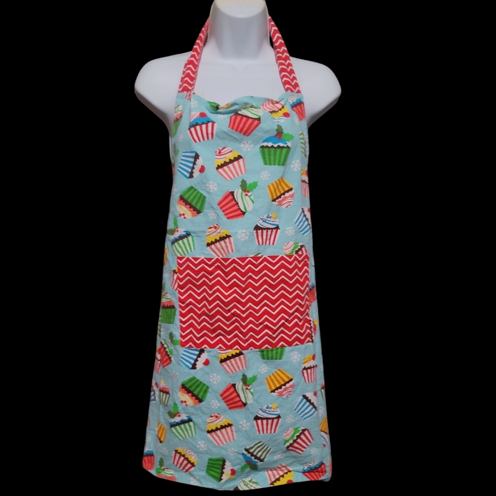 🧁Woman OSFM Christmas Cupcakes Apron🧁